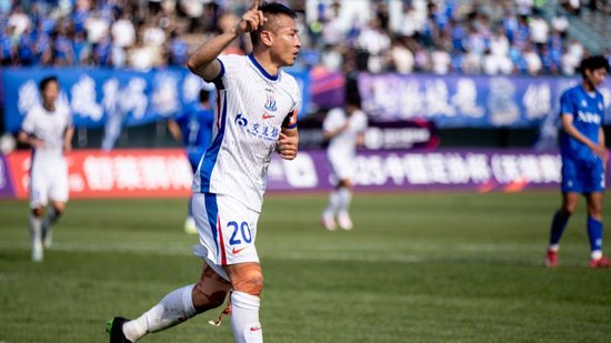 3分钟进2球 第一次首发的于汉超就是奔着冠军去的