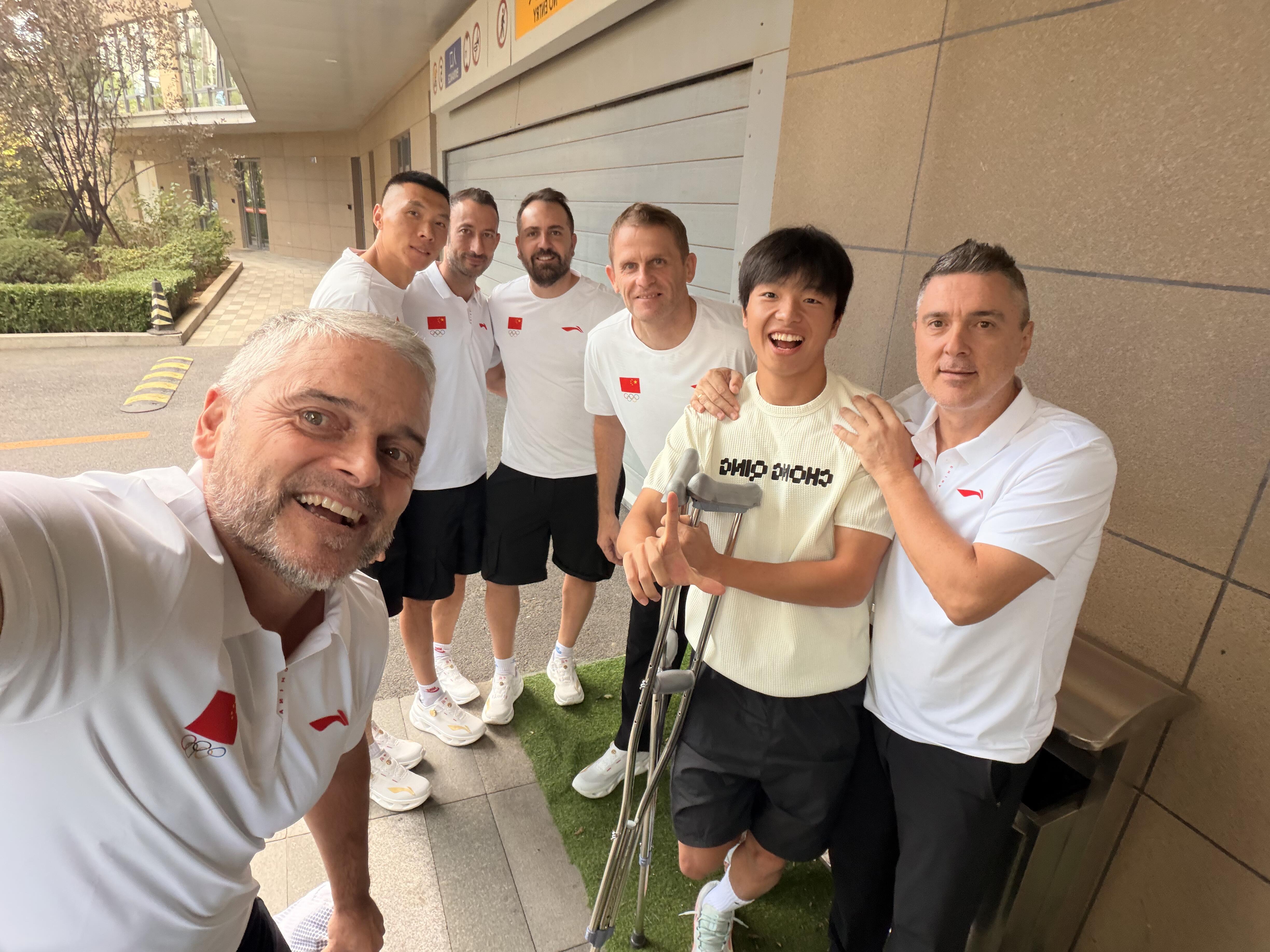 HJC黄金城·集团介绍图片