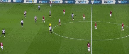 1792973314126044149.gif