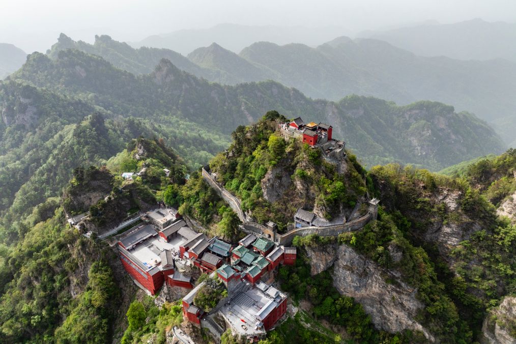 HJC黄金城·集团介绍图片